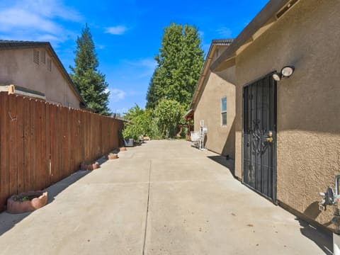 Photograph 31 of 3504 Humbug Dr